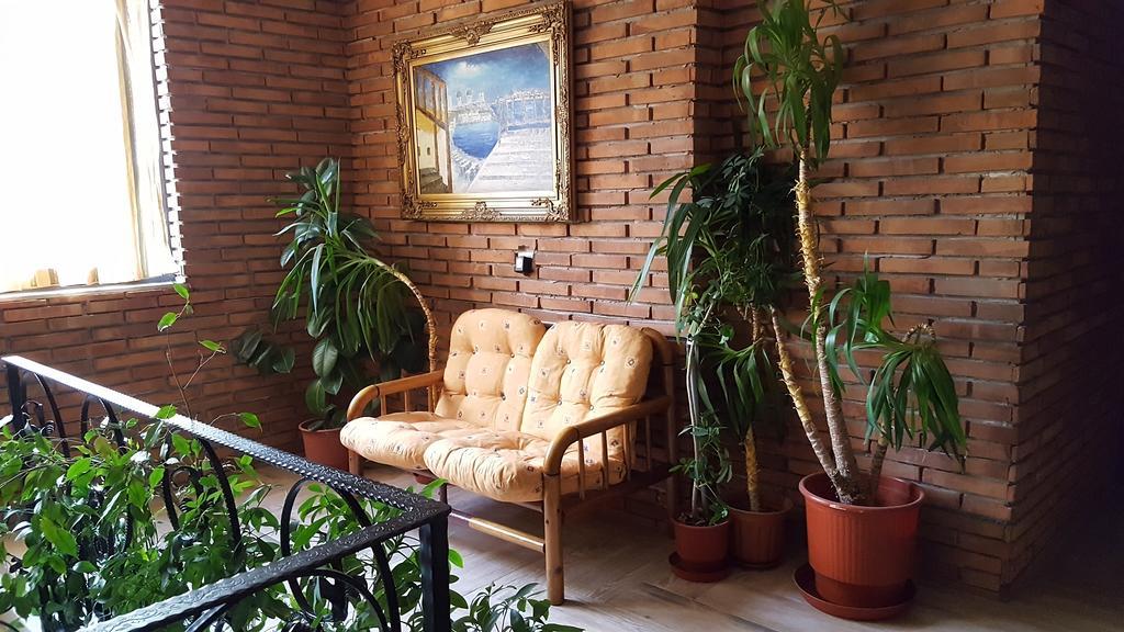 Hotel Livia Tirana Exterior foto