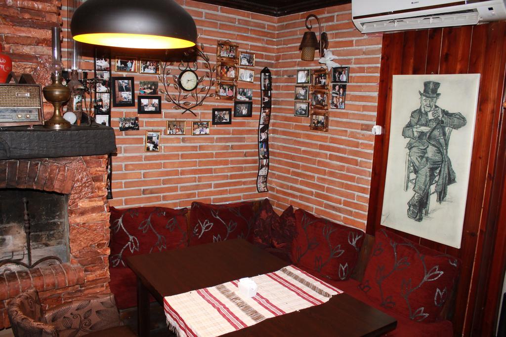 Hotel Livia Tirana Exterior foto