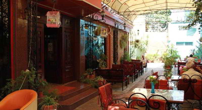 Hotel Livia Tirana Exterior foto