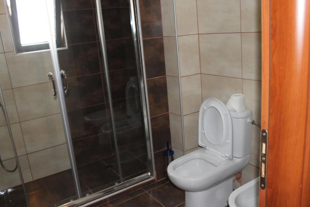 Hotel Livia Tirana Zimmer foto